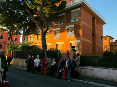 2016 10 28 071921 Départ de La Casa di Nazareth