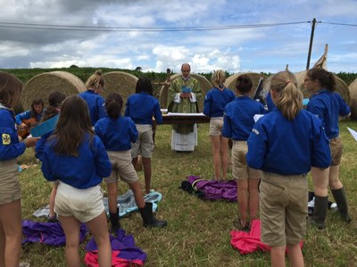Messe avec les guides à Tremel en Bretagne