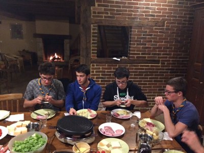 Week-end scout en Bourgogne avec les chefs scouts et guides de France de saint Philippe Neri 