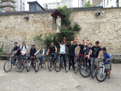 Ballade à vélo sur les bords de Marne avec les chefs de groupe