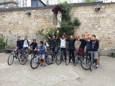Ballade à vélo sur les bords de Marne avec les chefs de groupe