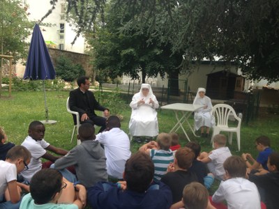 Jeunes servants chez les petites soeurs des pauvres