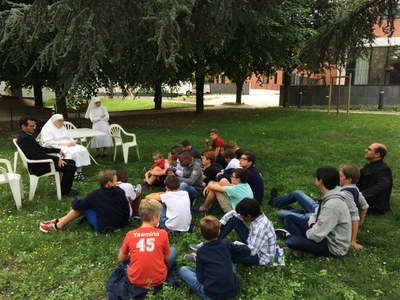 Jeunes servants chez les petites soeurs des pauvres